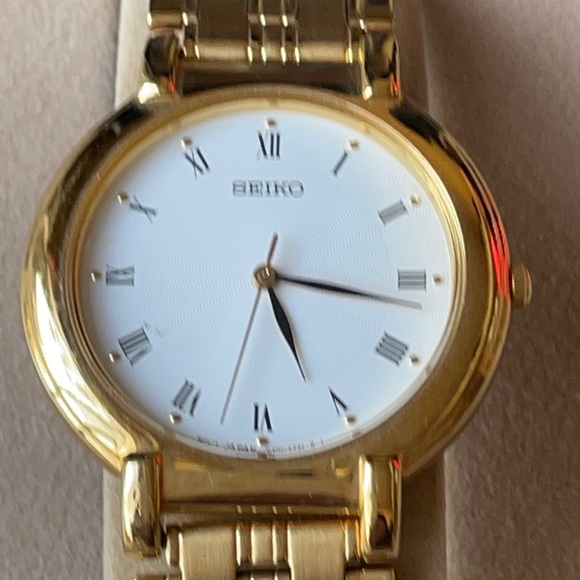 COPY - Seiko men battery water resistant stainless steel